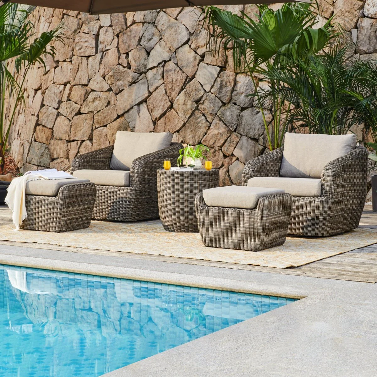 Liana Wicker Outdoor 5-Piece Patio Set - Image 4