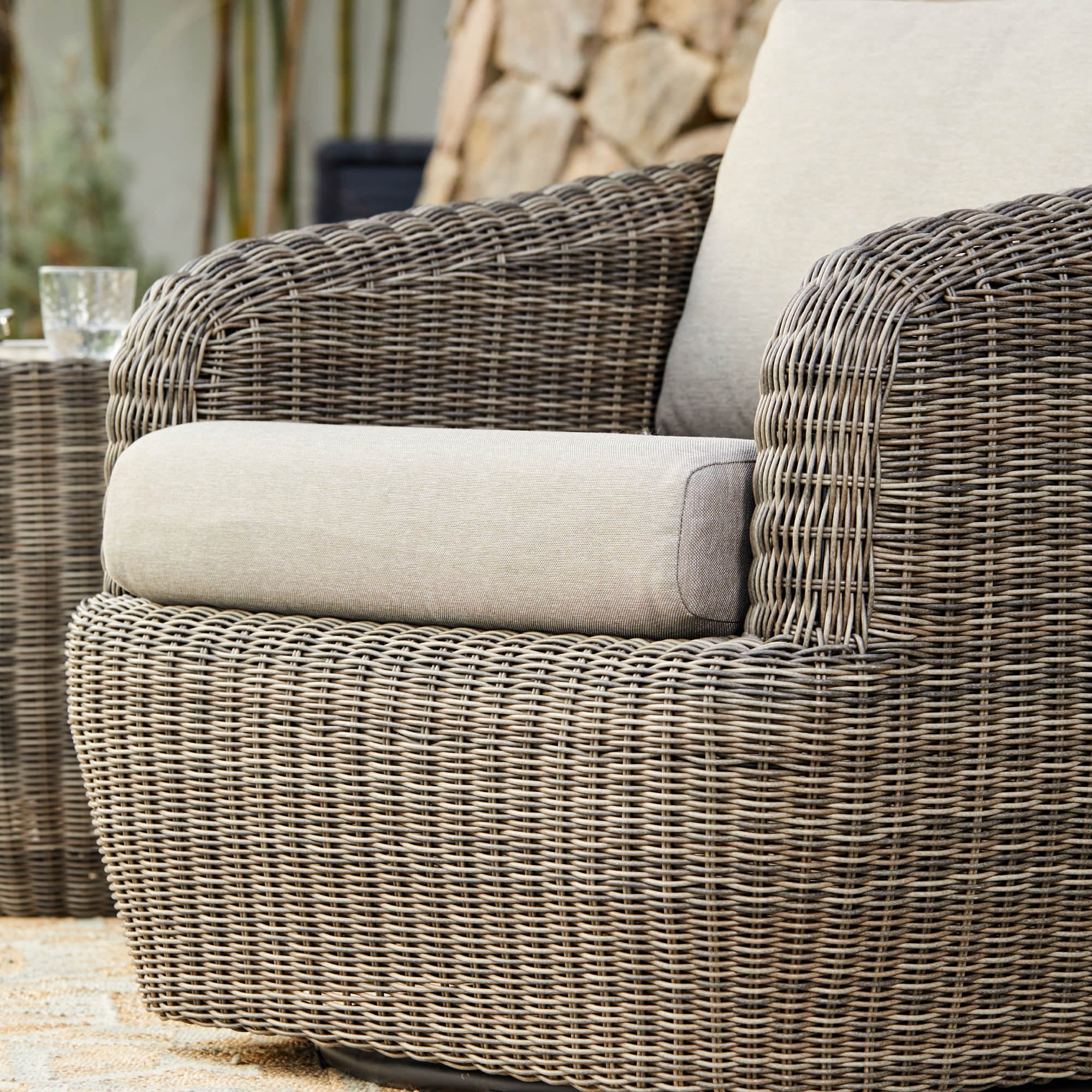 Liana Wicker Outdoor  5 Seats Sofa Set - Image 28